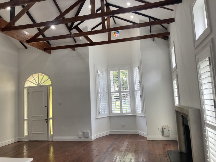 To Let 2 Bedroom Property for Rent in Claremont Village Western Cape